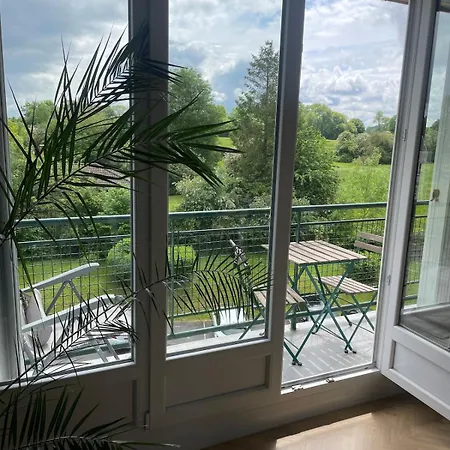 Quiet Modern & Near Center *