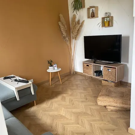 Quiet Modern & Near Center